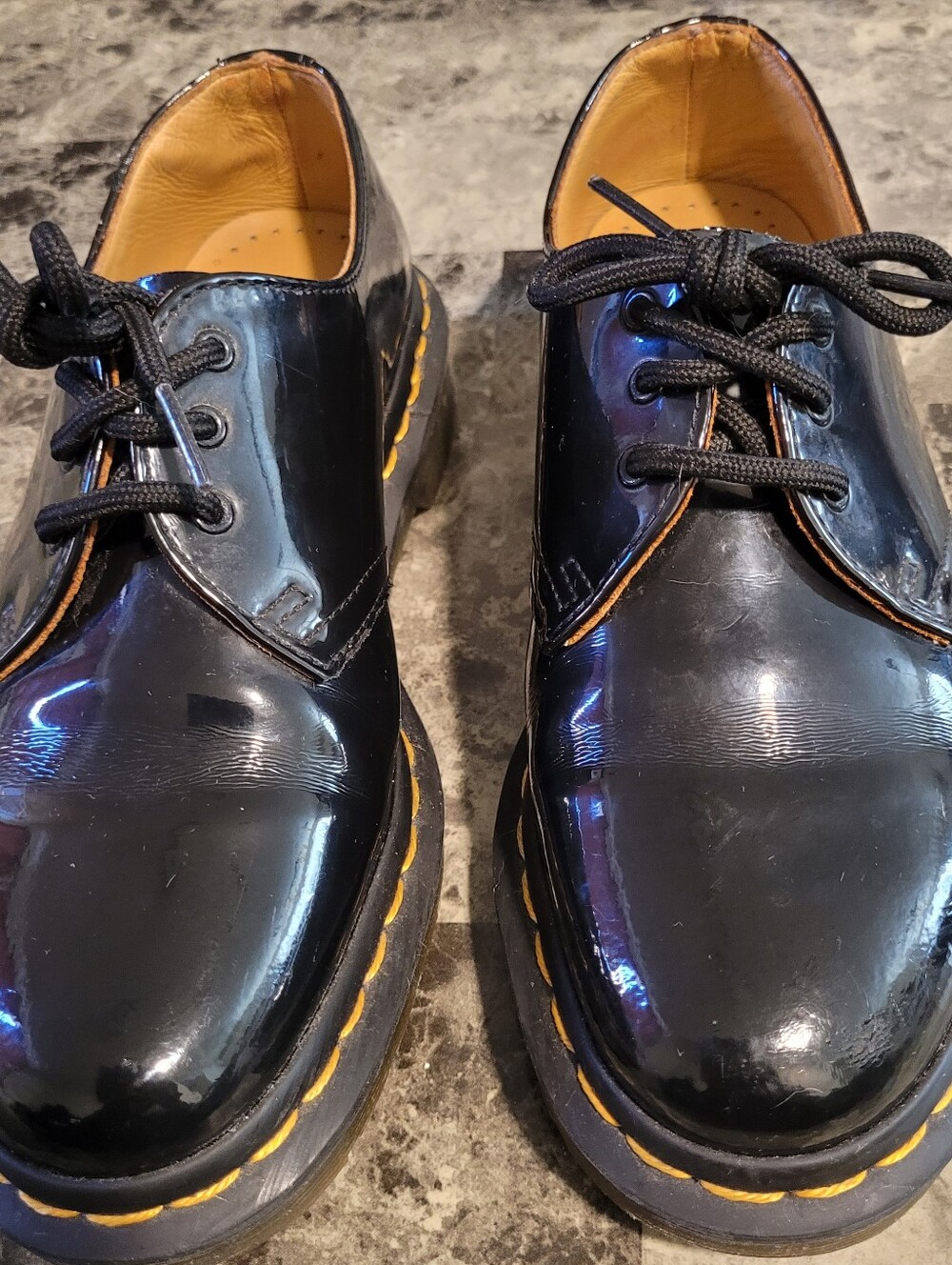 DR. MARTEN'S WOMEN'S PATENT LEATHER SHOES YELLOW STITCHING